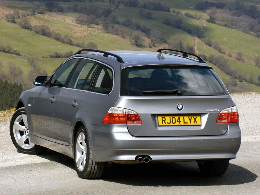  BMW 525i Touring 2004 года  (UK) (фото 6 из 9)